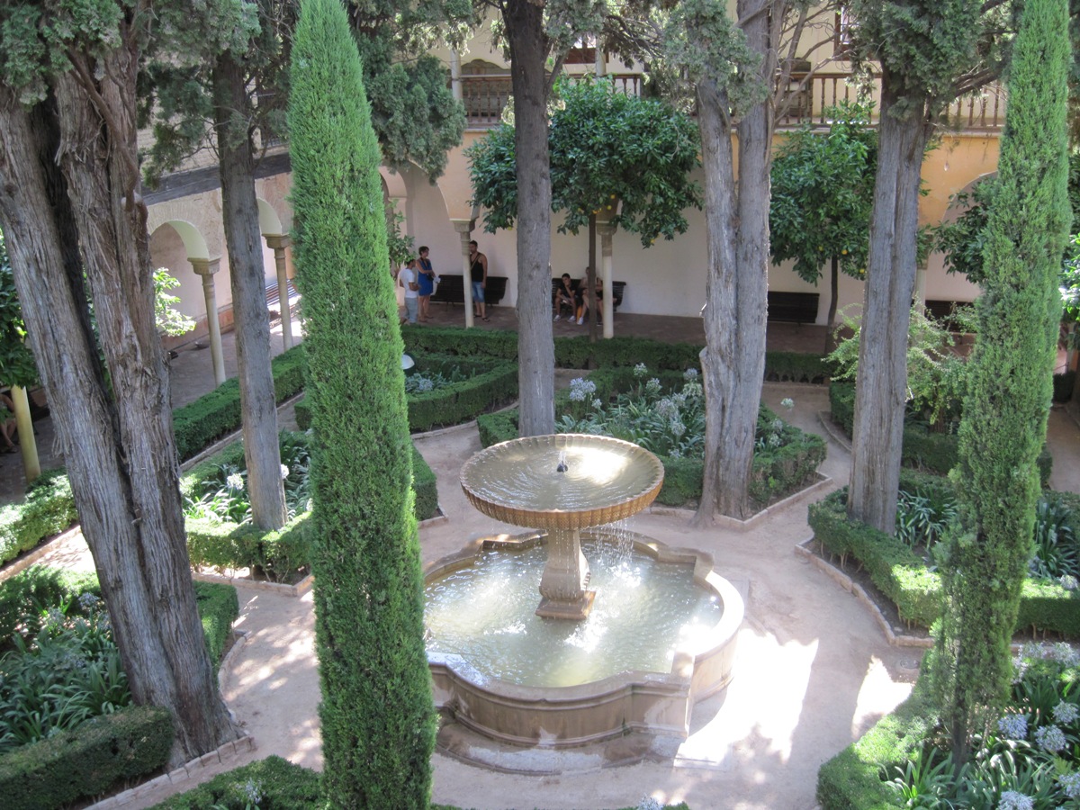 65- Alhambra- Il giardino e la fontana